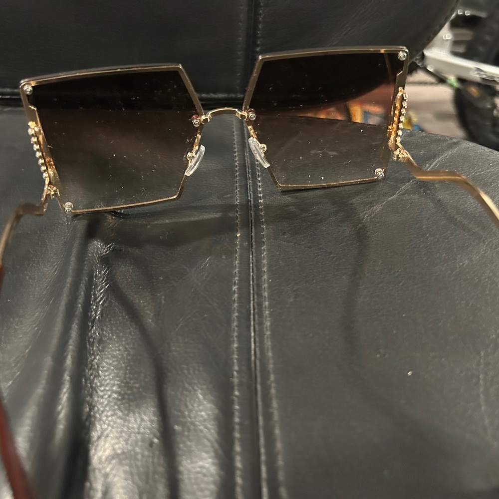 Chic Brown Hexagonal Sunglasses - image 8